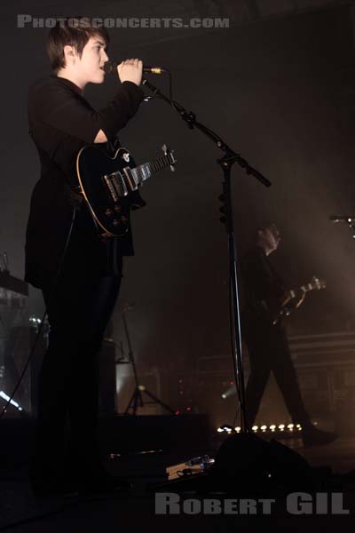 THE XX - 2012-12-18 - PARIS - CentQuatre - Nef Curial - Romy Madley Croft - Oliver Sim